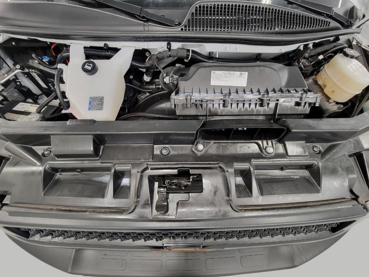Used 2025 Chevrolet Express 3500 LS image 9