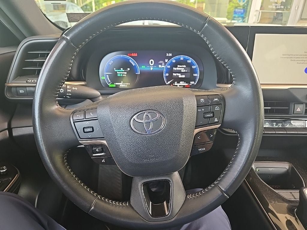 Used 2024 Toyota Crown AWD/4WD image 5