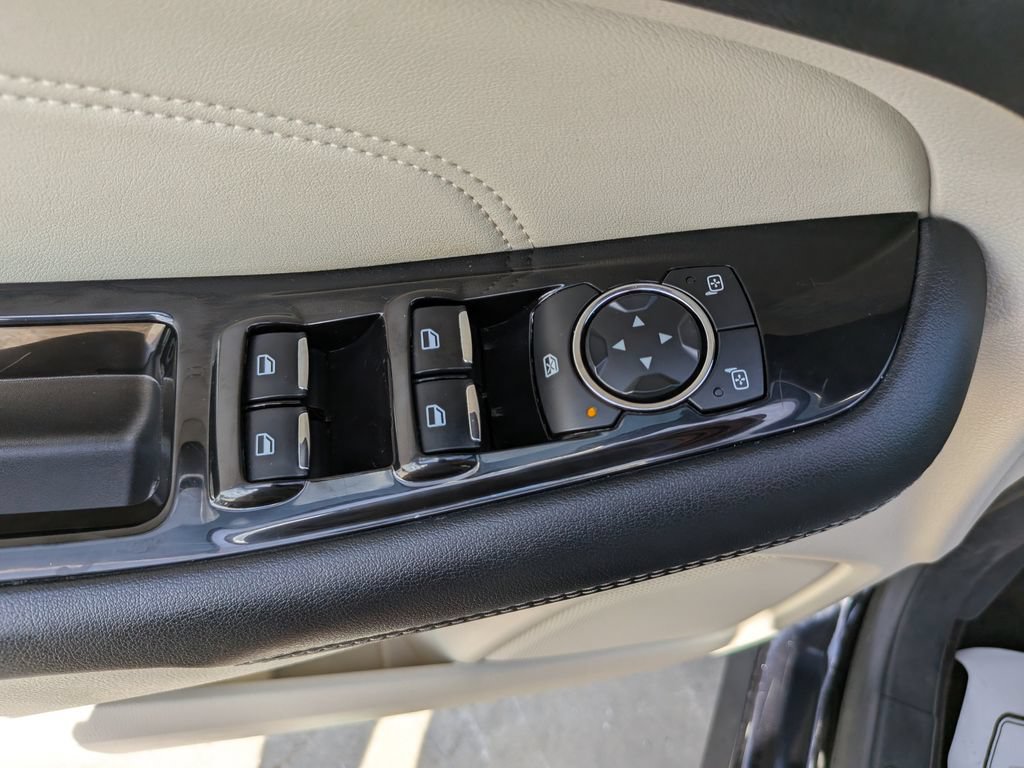 Used 2020 Ford Edge Titanium FWD image 20