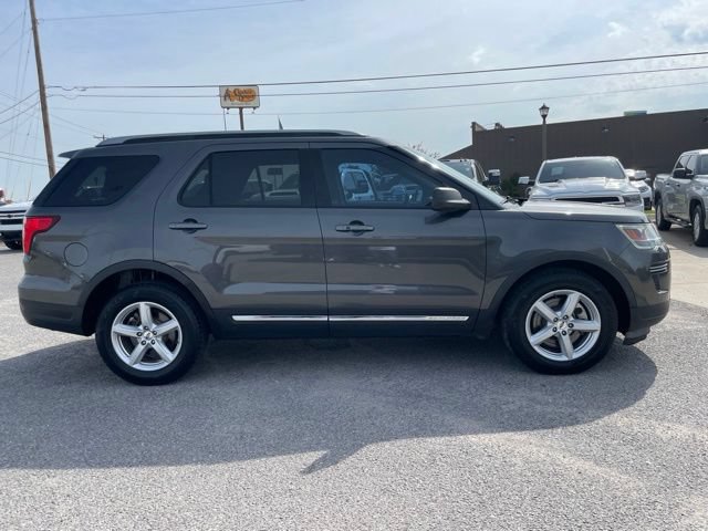 Used 2018 Ford Explorer XLT FWD image 4