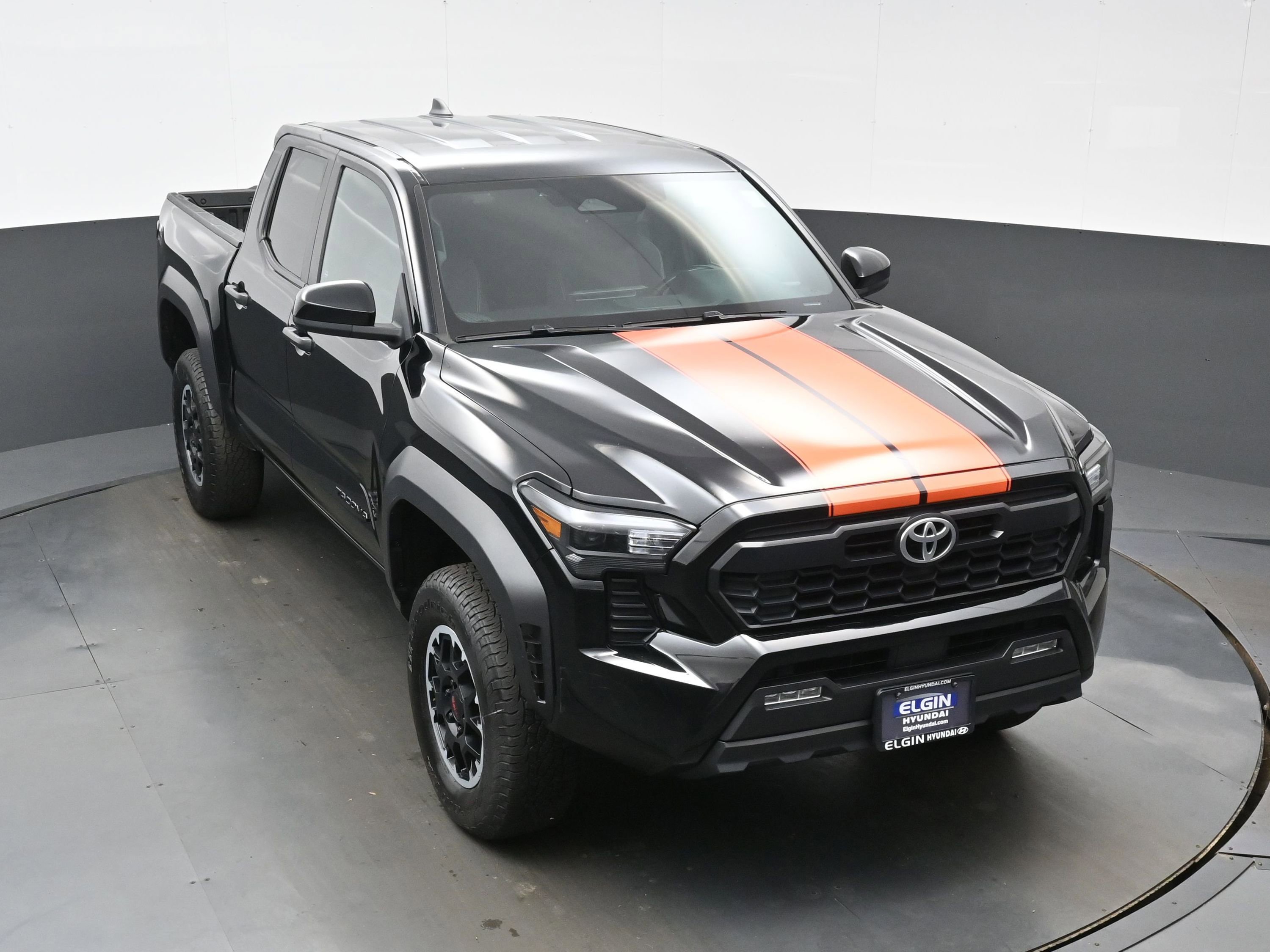 Used 2024 Toyota Tacoma TRD Off-Road AWD/4WD image 39