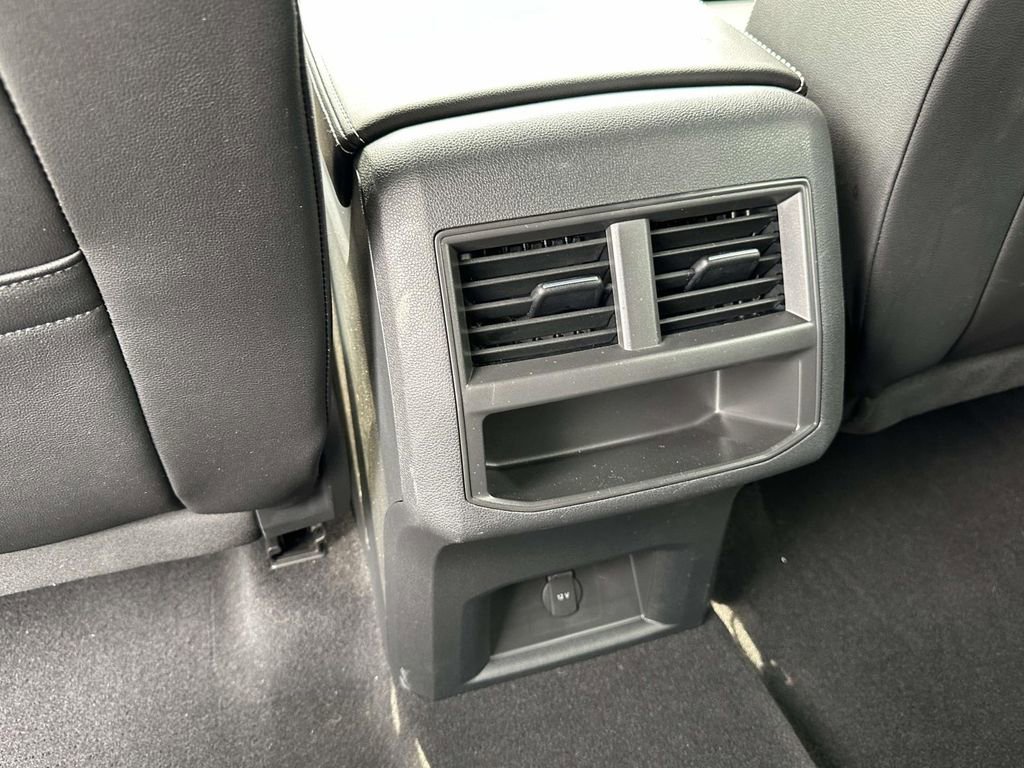 Certified 2023 Volkswagen Atlas Cross Sport SE image 15