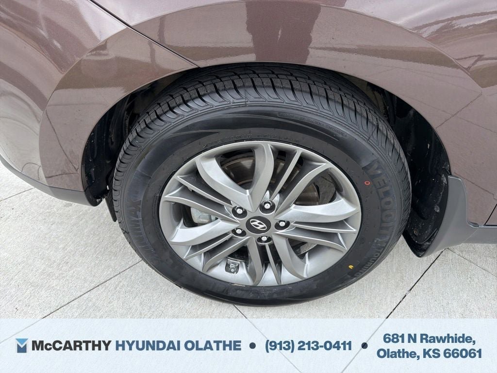 Used 2015 Hyundai Tucson GLS w/ Option Group 02 FWD image 17