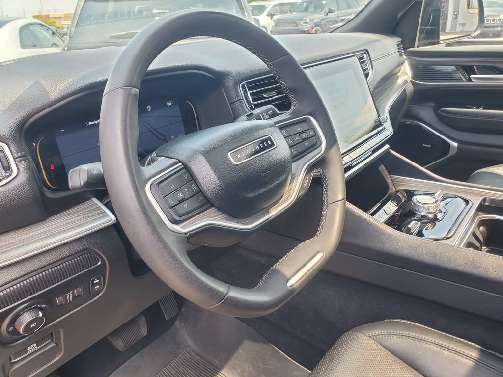 Used 2024 Jeep Wagoneer L Series III w/ Premium Group I AWD/4WD image 12