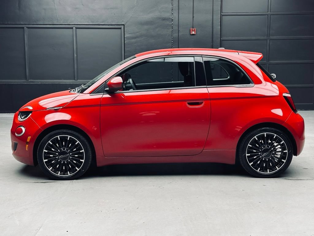 Used 2024 FIAT 500 e (RED) FWD image 4