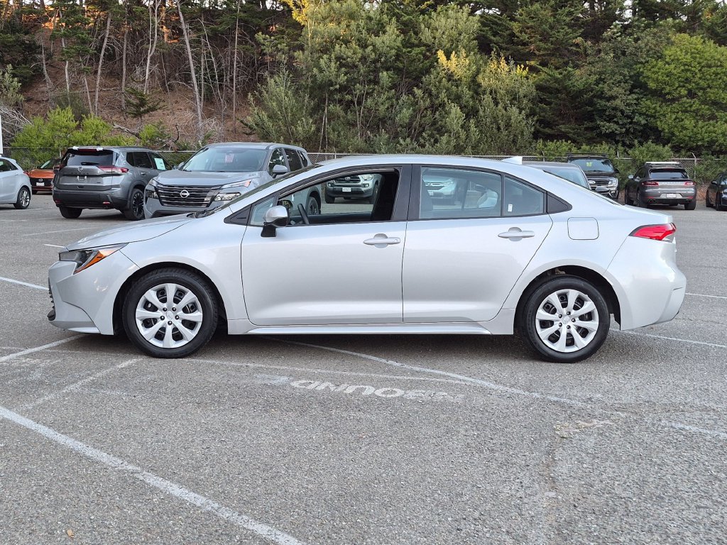 Used 2023 Toyota Corolla LE FWD image 8