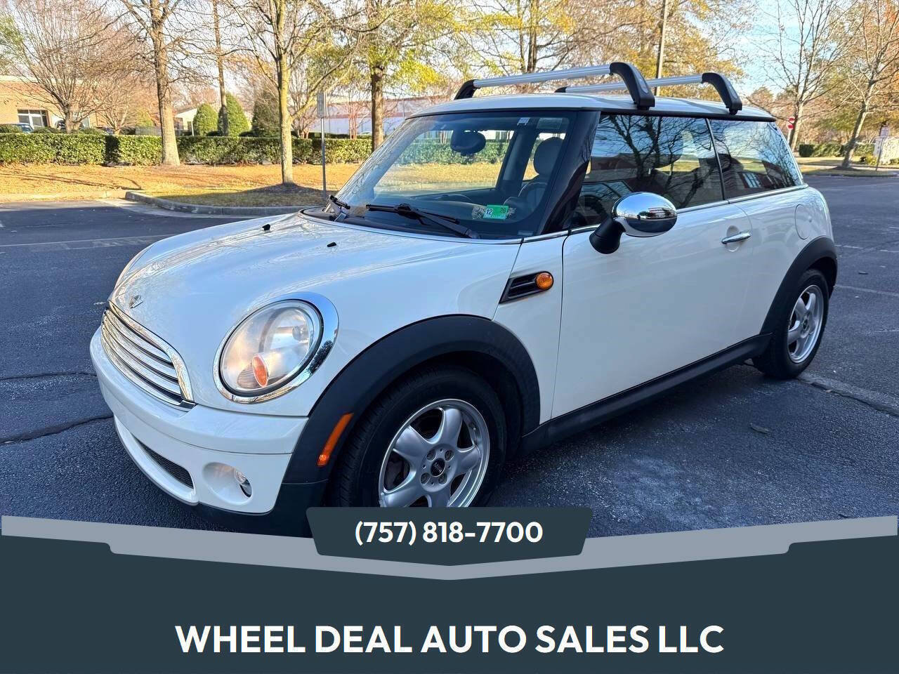 Used 2010 MINI Cooper Hardtop FWD image 1