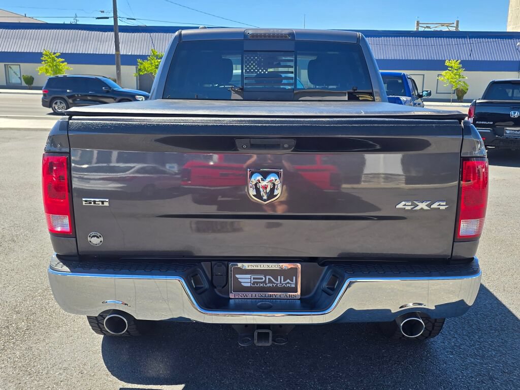 Used 2015 RAM 1500 Classic SLT w/ SLT Plus D←cor Group AWD/4WD image 7