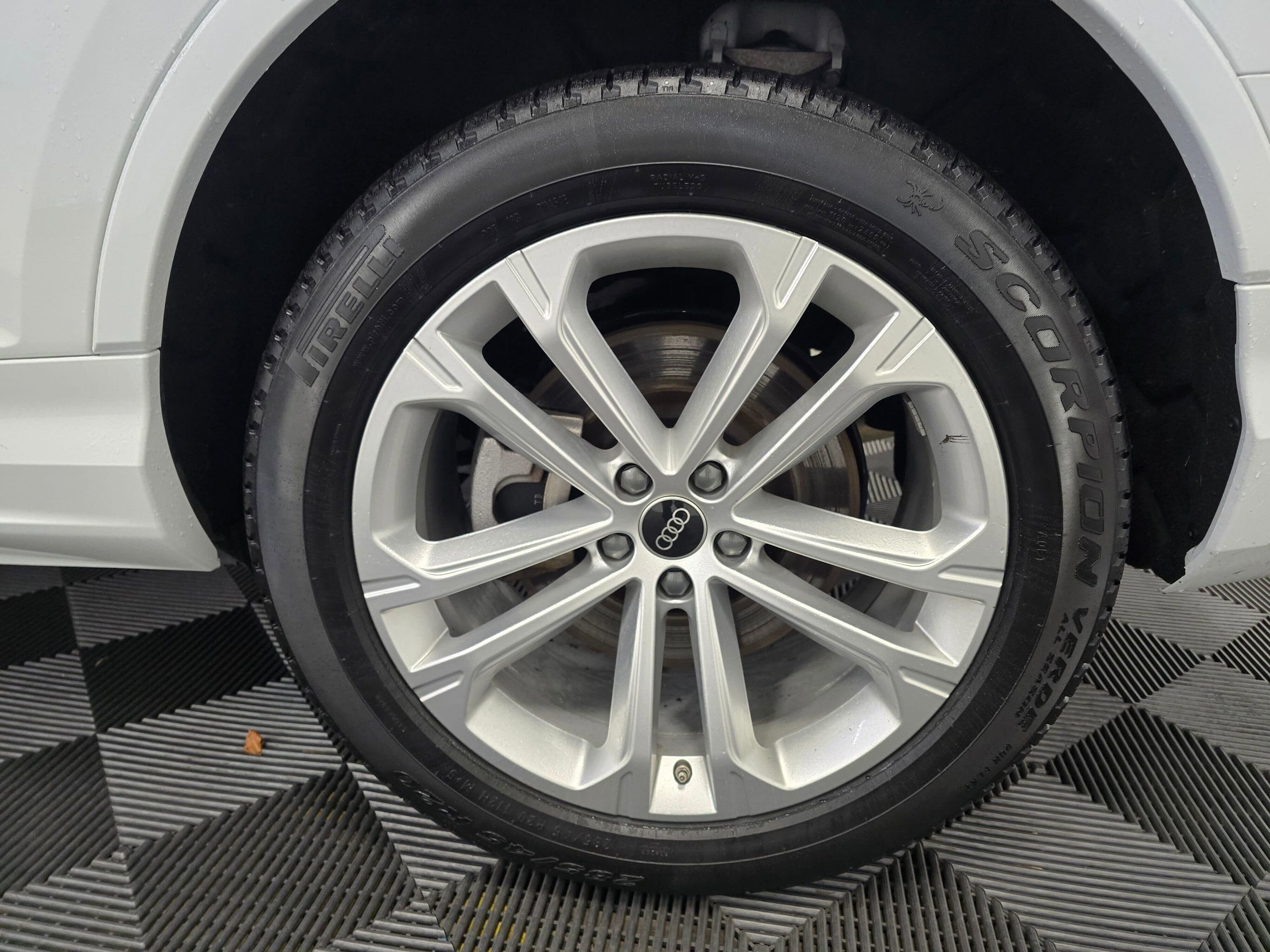 Used 2025 Audi Q7 3.0T Premium Plus AWD/4WD image 19