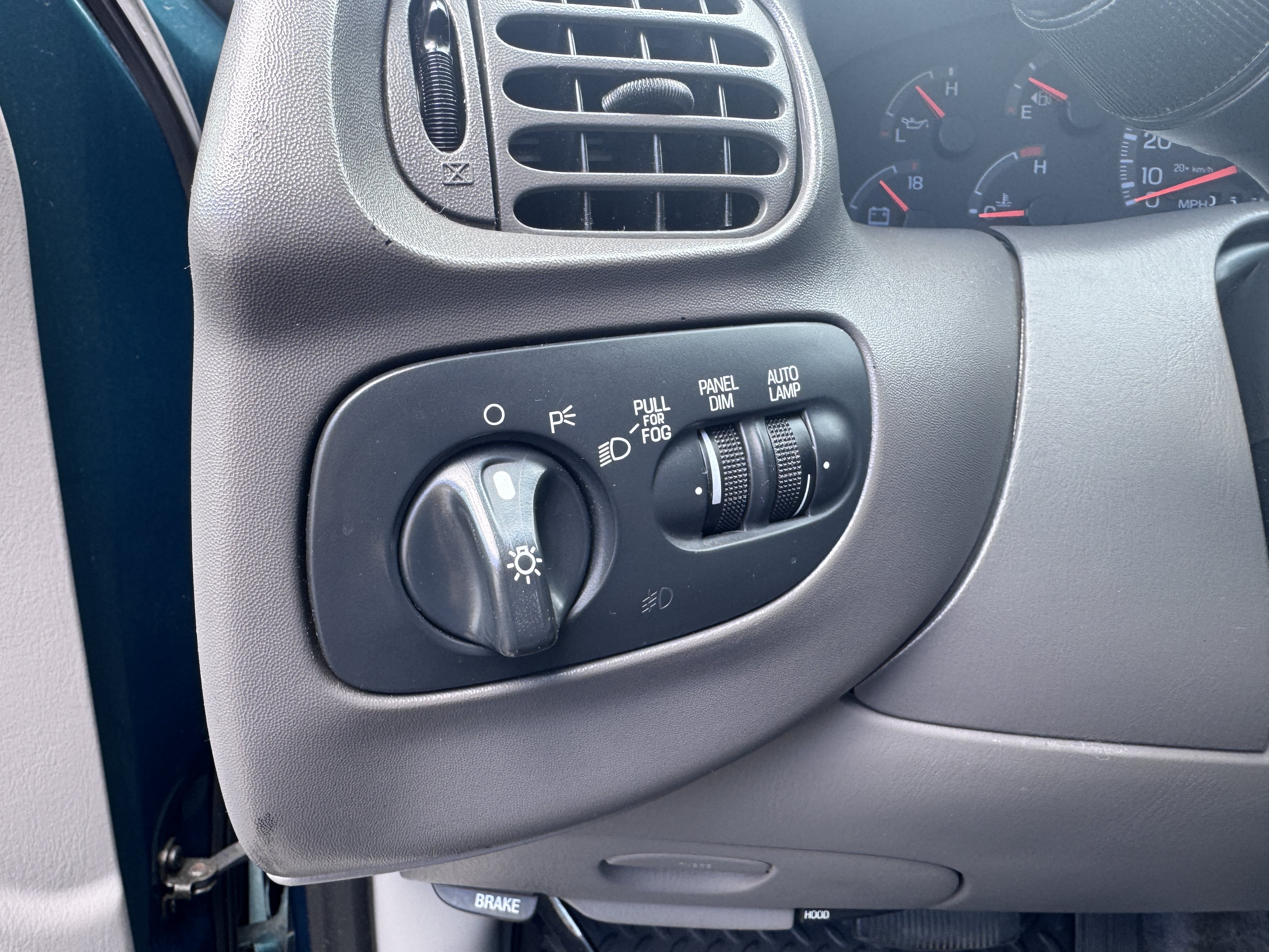 Used 1997 Ford F150 4x4 Regular Cab image 29