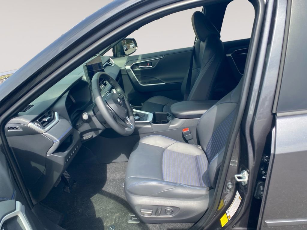 Used 2025 Toyota RAV4 XSE w/ Advanced Technology Package image 9
