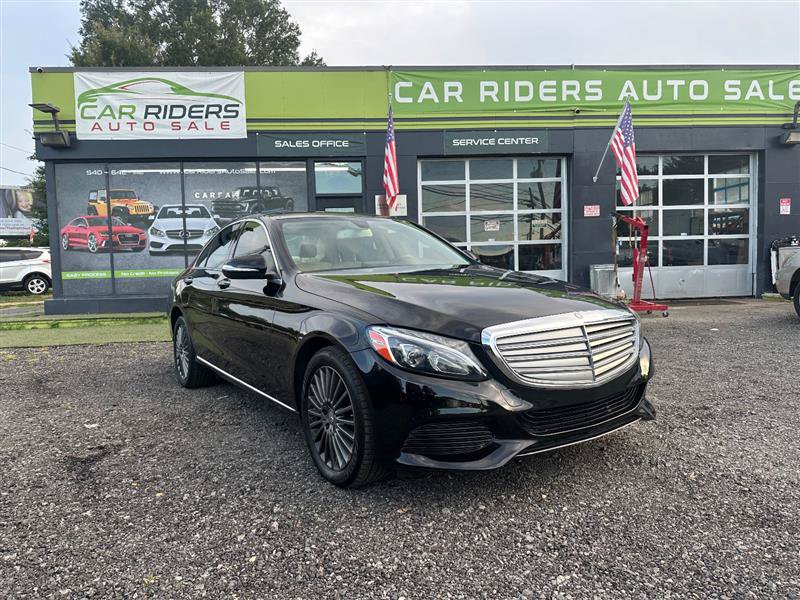 Used 2015 Mercedes-Benz C 300 4MATIC Sedan image 3