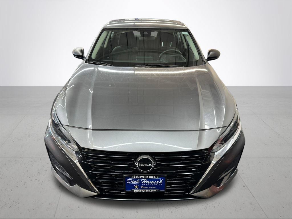 Used 2024 Nissan Altima 2.5 S FWD image 11