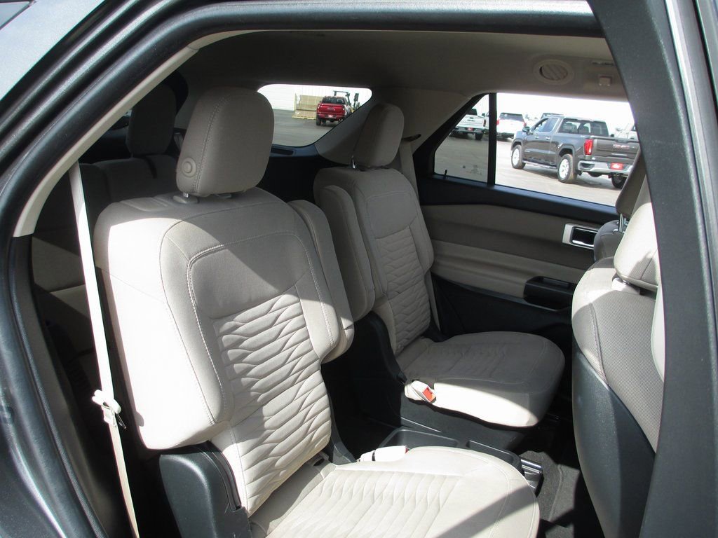 Used 2020 Ford Explorer XLT w/ Comfort Package image 19