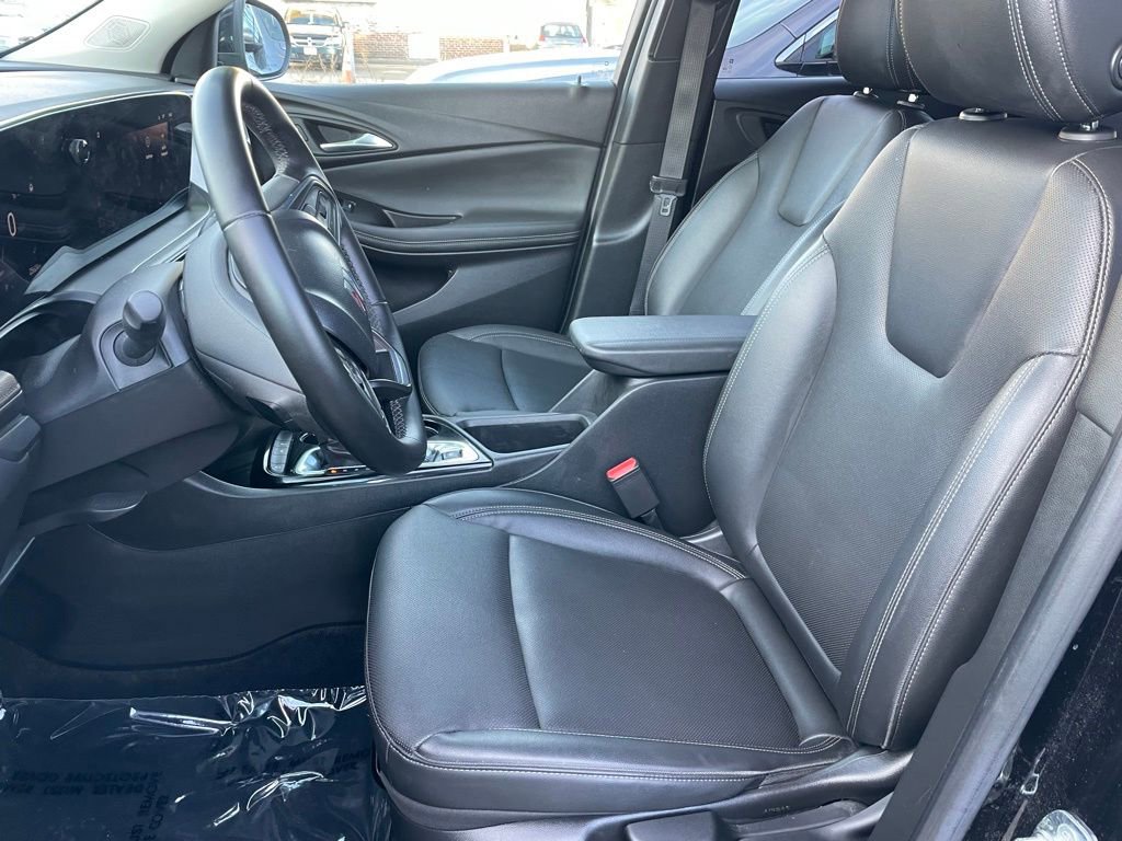 Used 2024 Buick Encore GX Sport Touring image 6