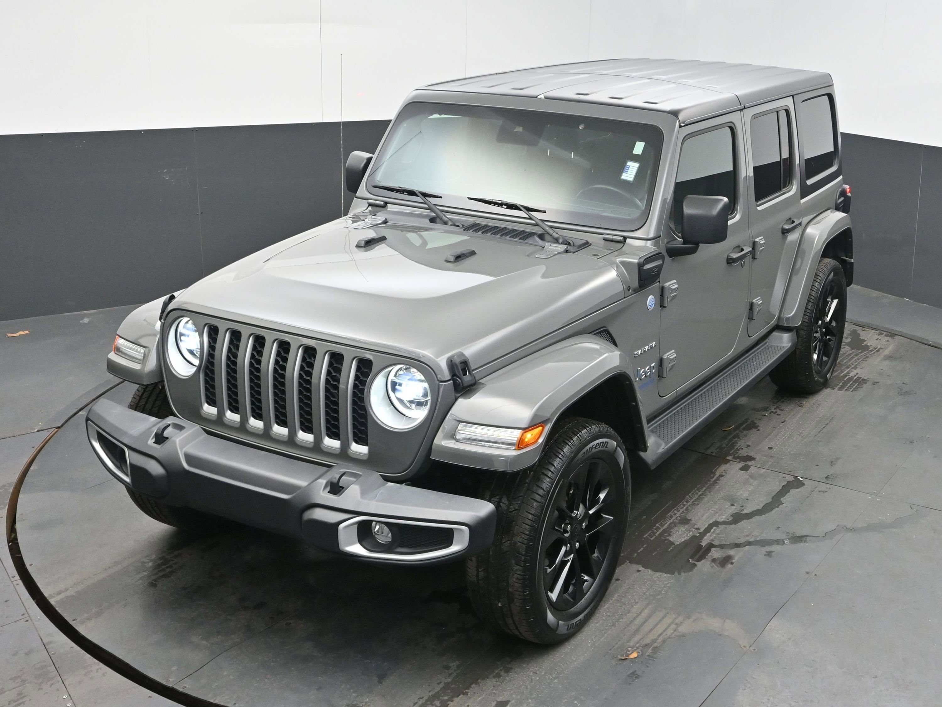 Used 2021 Jeep Wrangler Unlimited Sahara w/ Cold Weather Group image 31