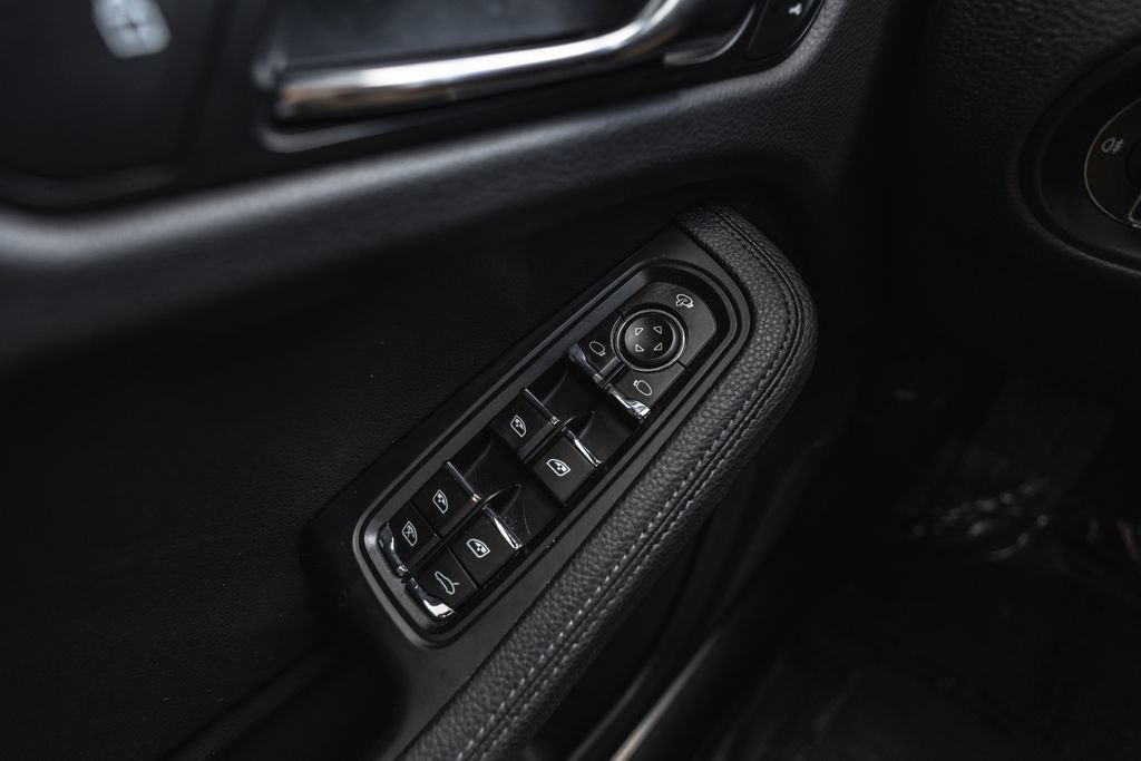 Used 2022 Porsche Macan S AWD/4WD image 20