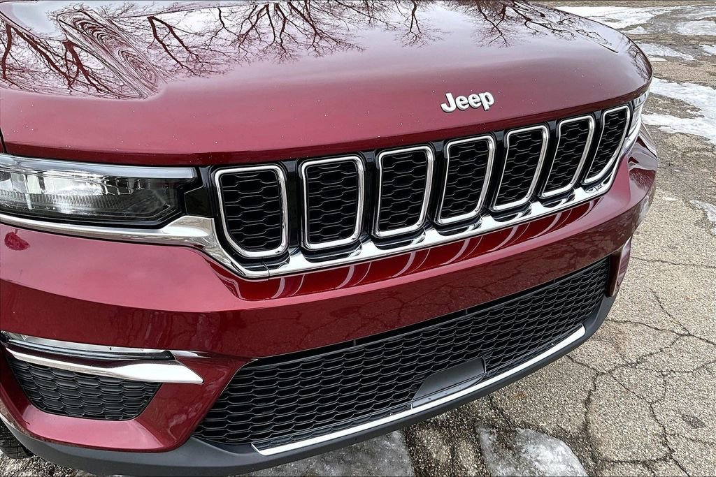 Used 2024 Jeep Grand Cherokee Limited AWD/4WD image 27