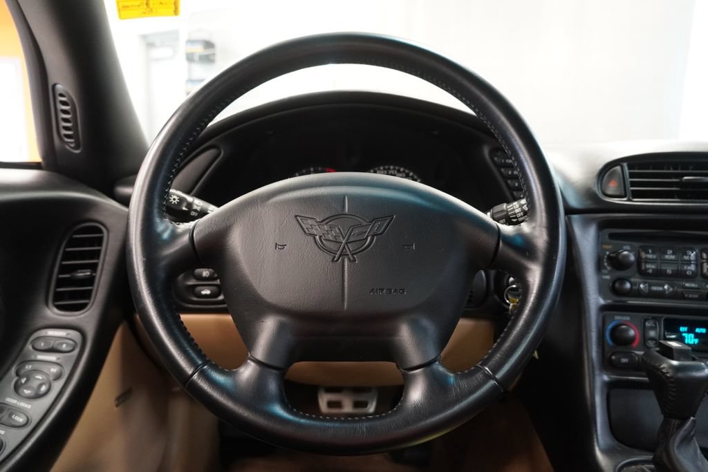 Used 2002 Chevrolet Corvette Coupe w/ Preferred Equipment Group1 RWD image 20