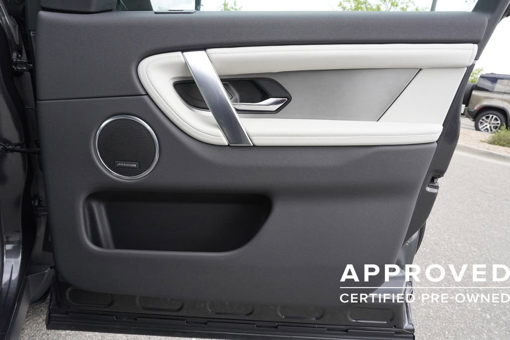 Used 2025 Land Rover Discovery Sport Dynamic SE image 21