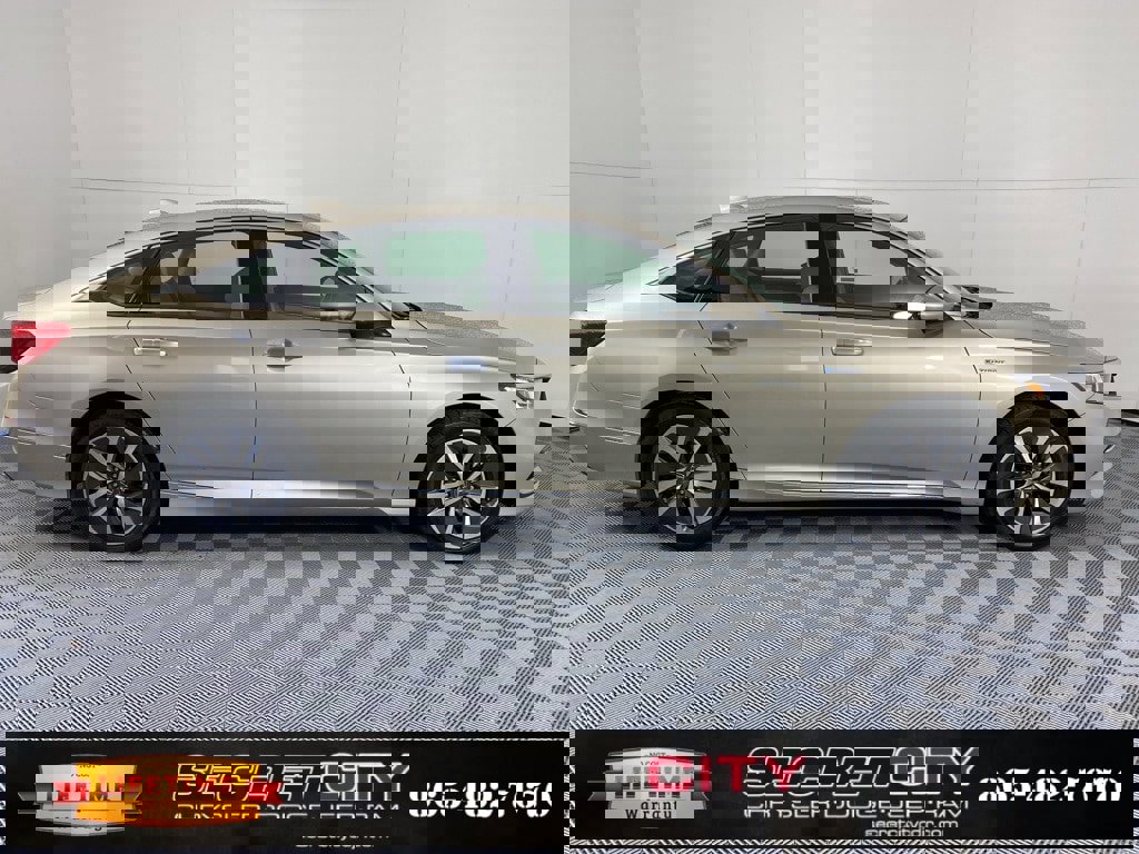 Used 2019 Honda Accord Touring image 8