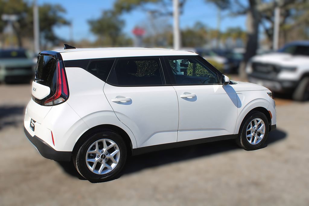 Certified 2025 Kia Soul LX image 7