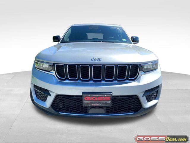 New 2026 Jeep Grand Cherokee Laredo X AWD/4WD image 2