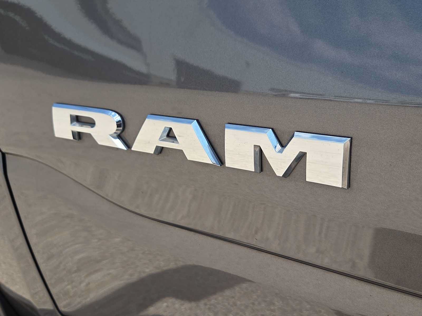 Used 2023 RAM 1500 Laramie AWD/4WD image 11