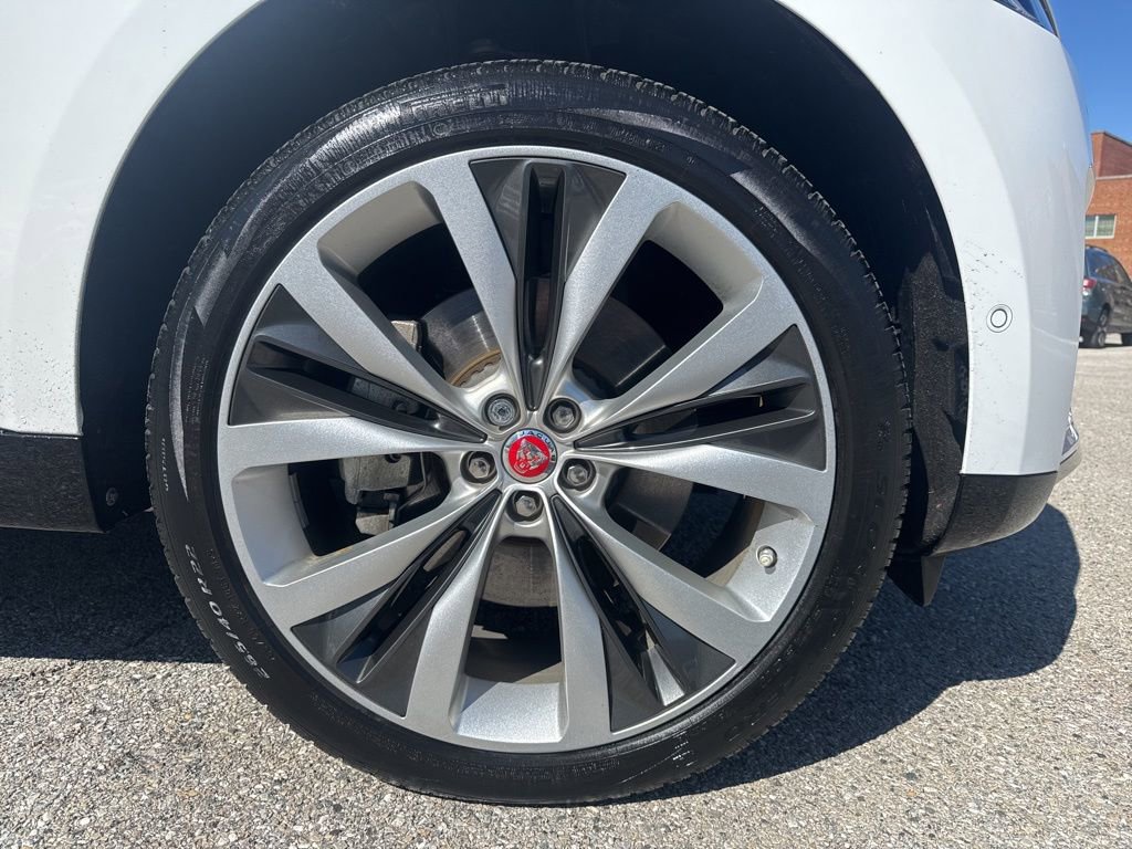 Used 2021 Jaguar F-PACE S image 11