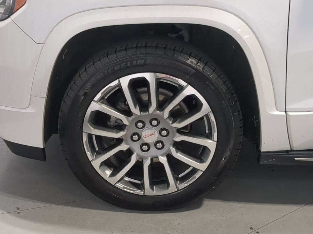 Used 2023 GMC Acadia Denali w/ Denali Technology Package AWD/4WD image 17