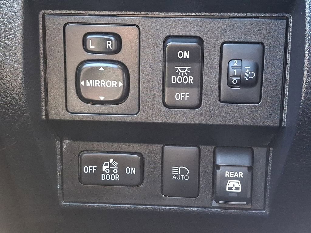 Used 2020 Toyota Tundra SR5 w/ SR5 Convenience Package image 22