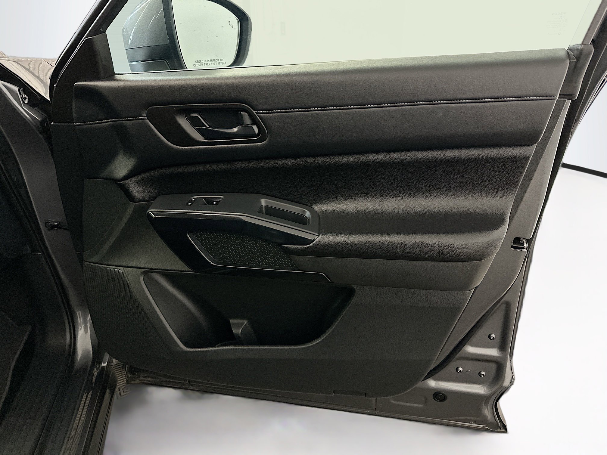 Used 2024 Nissan Pathfinder SV image 33