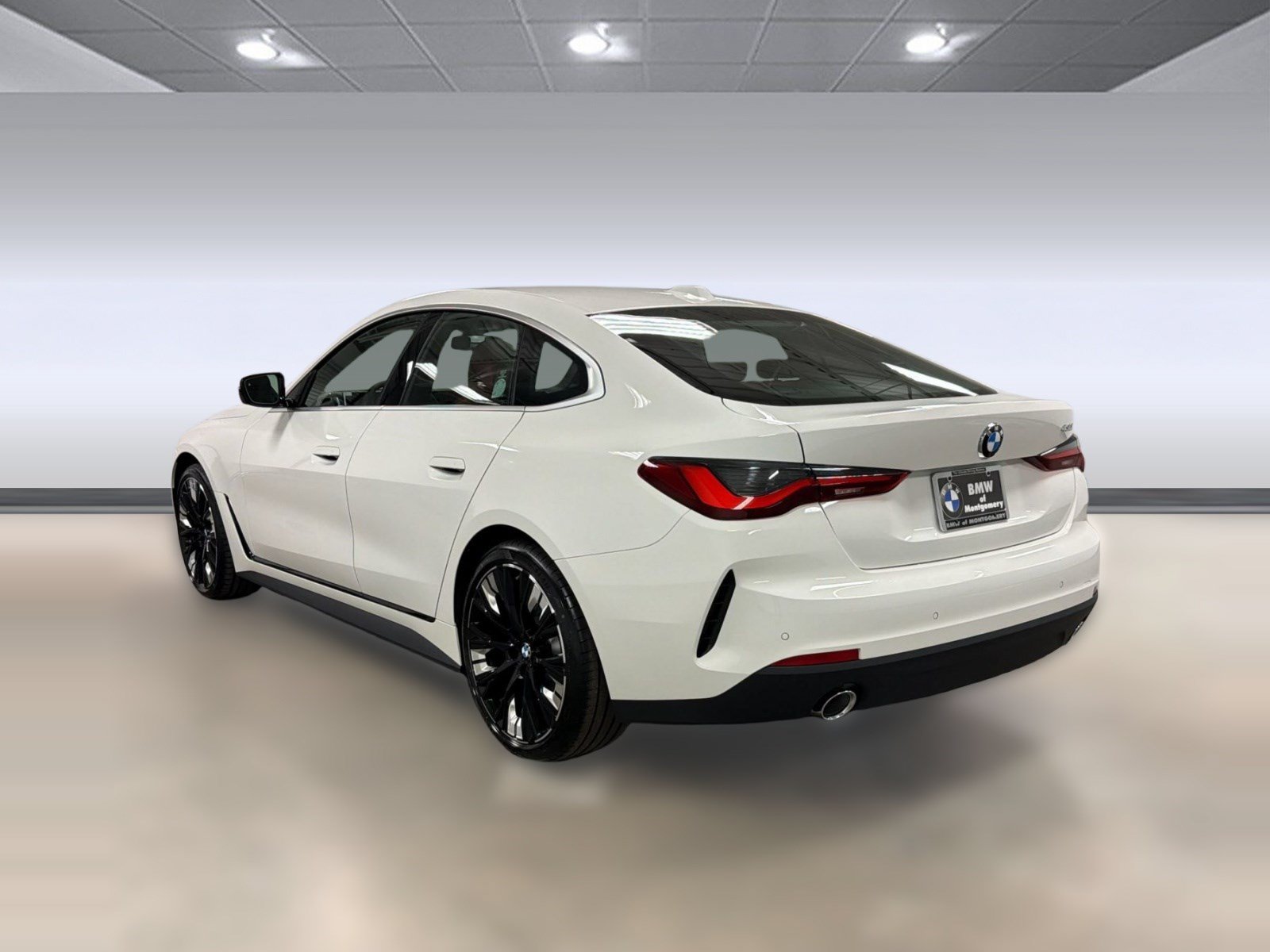 New 2026 BMW 430i w/ Premium Package RWD image 3