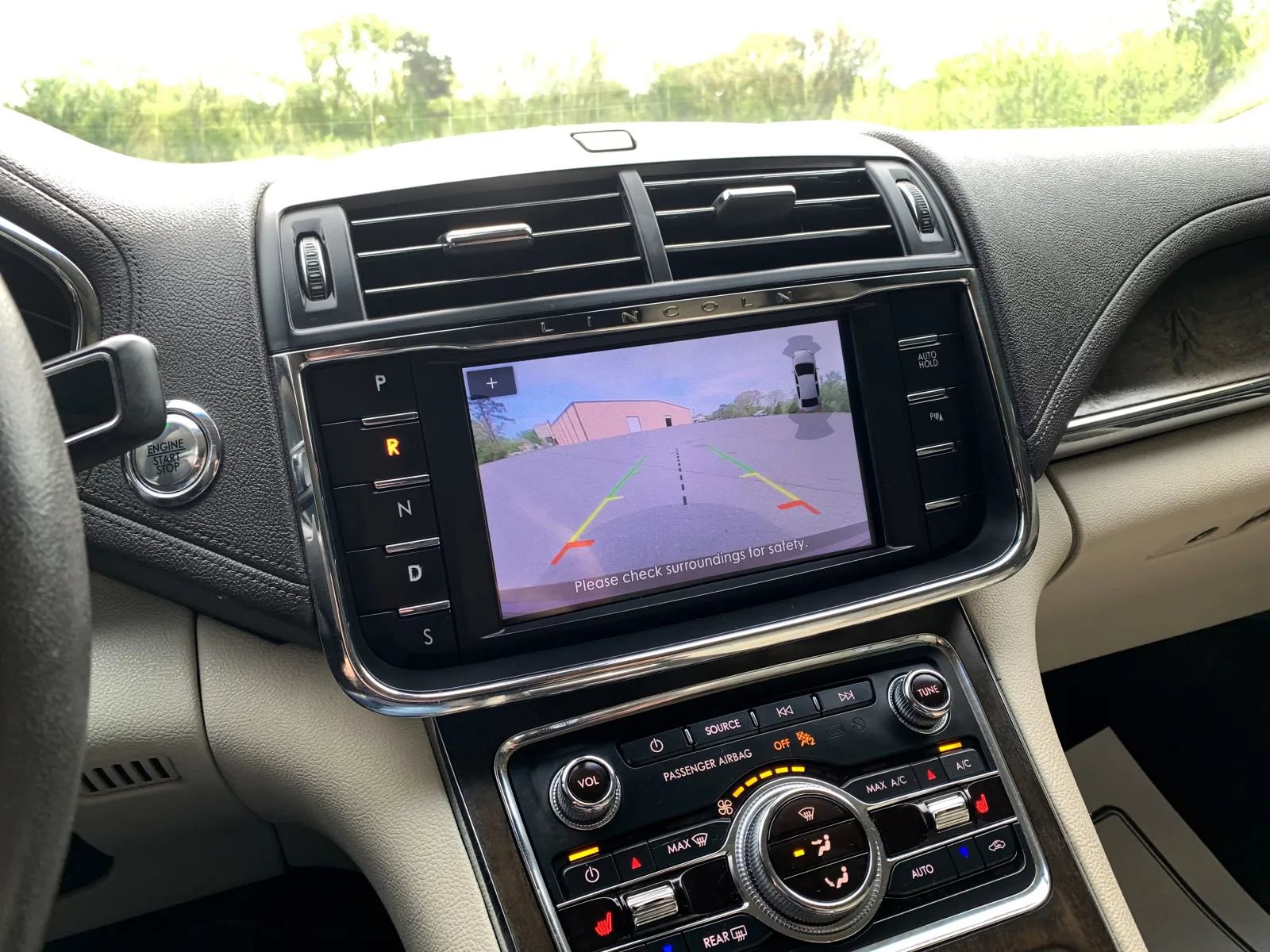 Used 2020 Lincoln Continental w/ Premium Package image 14