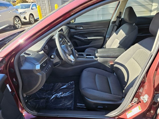 Used 2025 Nissan Altima 2.5 SV FWD image 19