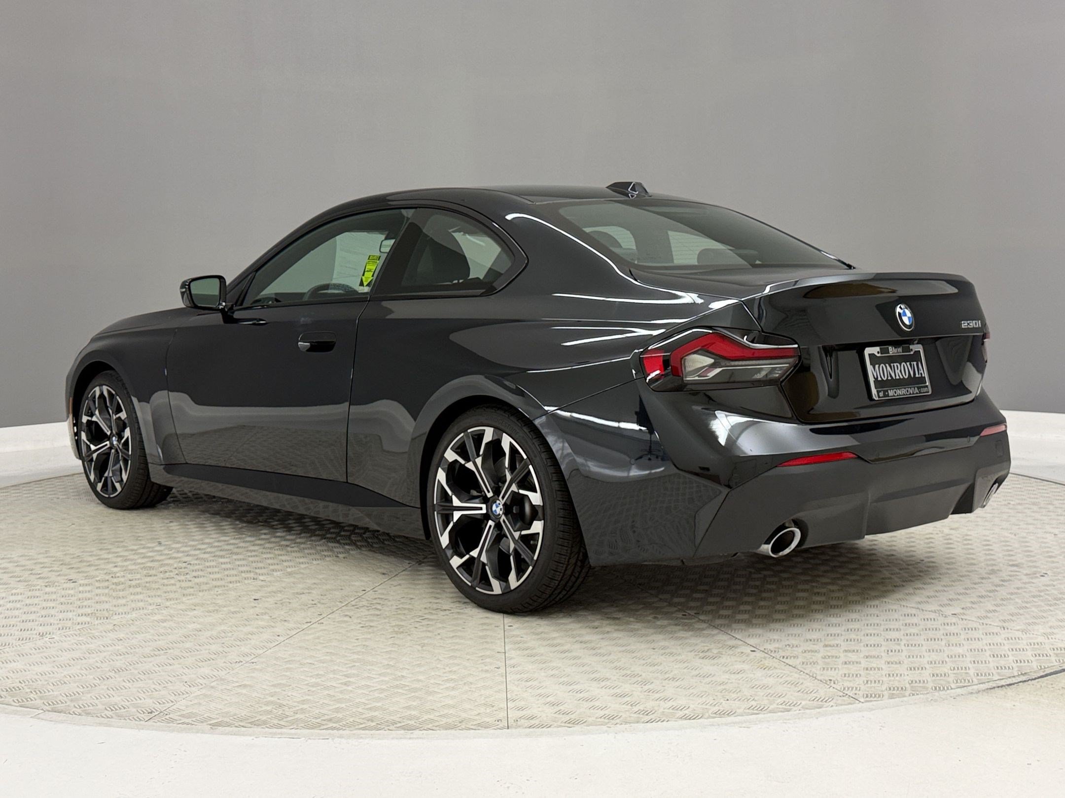 Used 2025 BMW 230i Coupe w/ Convenience Package RWD image 3