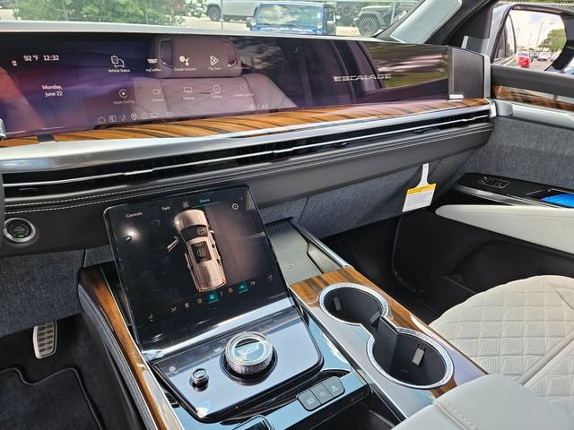 New 2026 Cadillac Escalade Platinum Sport w/ LPO, ONYX Package AWD/4WD image 21