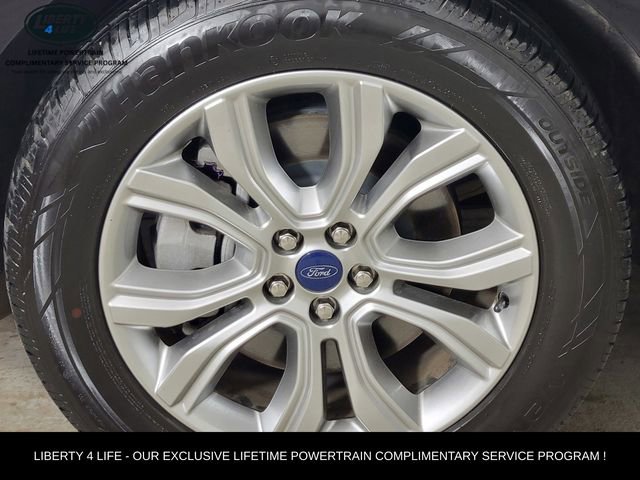 Used 2022 Ford Edge Titanium image 10