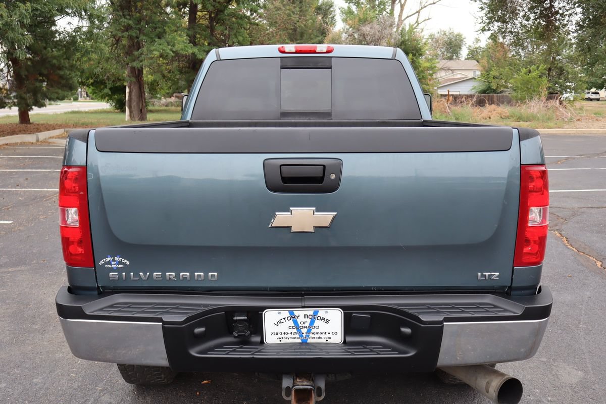 Used 2009 Chevrolet Silverado 2500 LTZ w/ LTZ Plus Package AWD/4WD image 6
