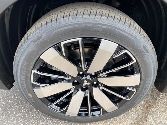 New 2026 Mitsubishi Outlander SE image 28