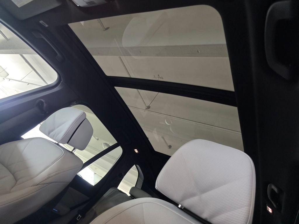 New 2026 BMW X5 xDrive40i w/ M Sport Package AWD/4WD image 10