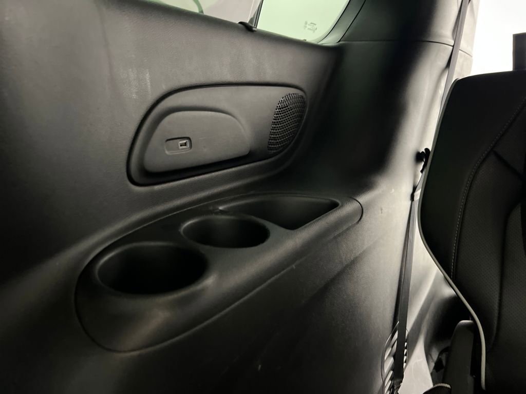 Used 2025 Chrysler Pacifica Limited image 38
