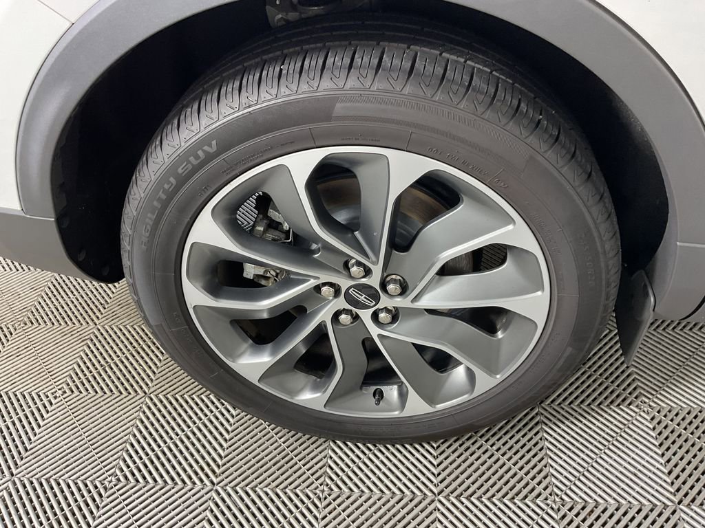 Used 2022 Lincoln Nautilus Reserve image 10