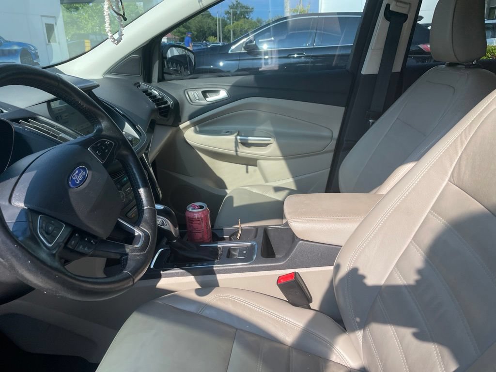 Used 2019 Ford Escape Titanium FWD image 4
