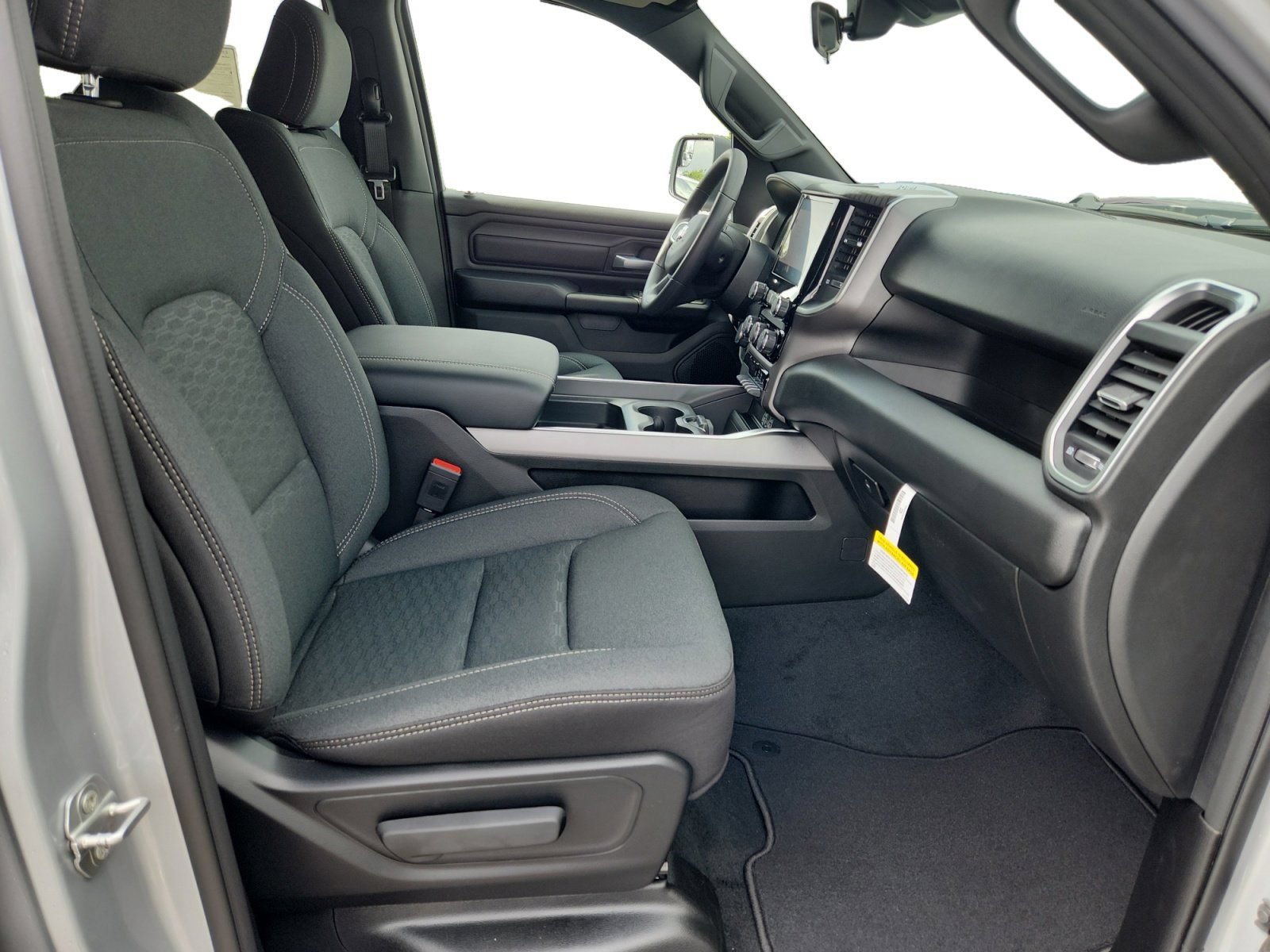 New 2026 RAM 1500 Express AWD/4WD image 24
