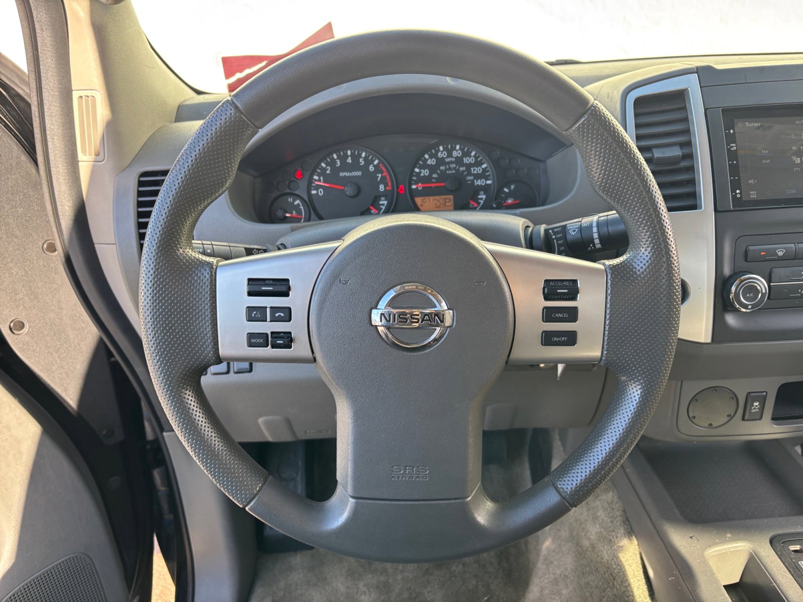 Used 2016 Nissan Frontier SV image 9