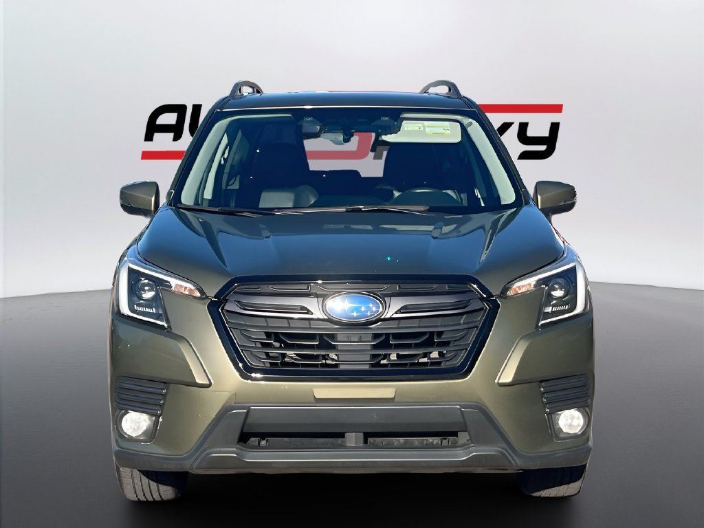 Used 2024 Subaru Forester Limited AWD/4WD image 2