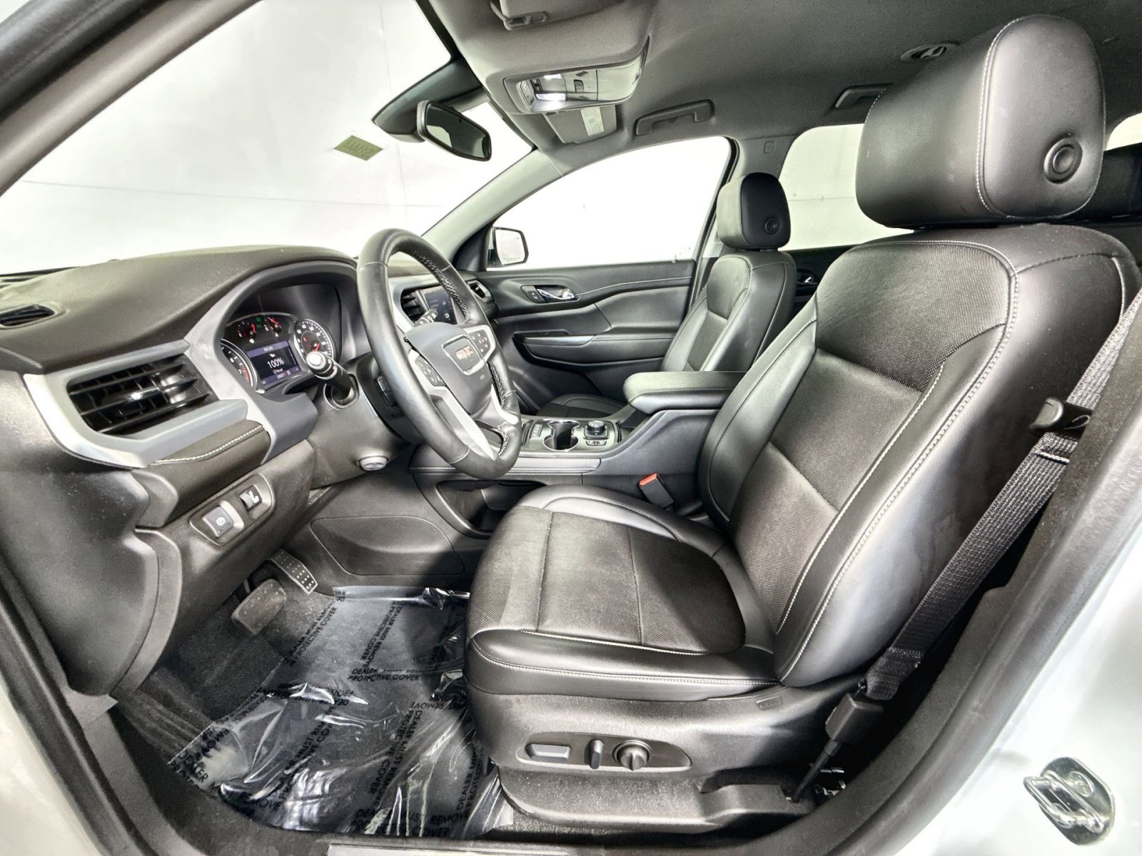 Used 2023 GMC Acadia SLT w/ Preferred Package image 13