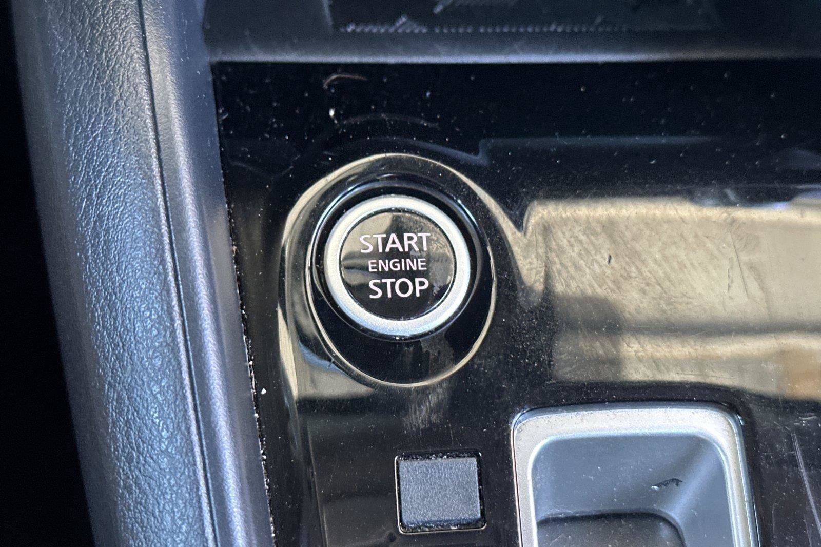 Certified 2024 Nissan Versa SR FWD image 20