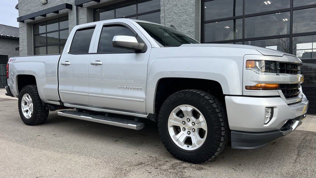 Used 2018 Chevrolet Silverado 1500 LT w/ All Star Edition image 11